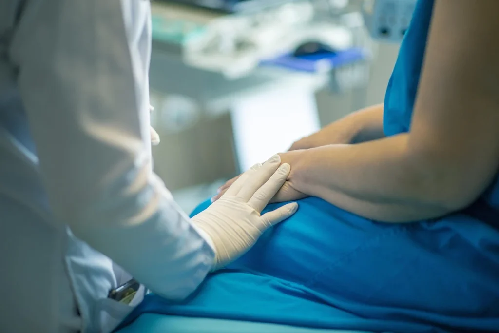Cirurgião-dentista em consulta para prevenção e defesa em ação de erro odontológico em Ribeirão Preto